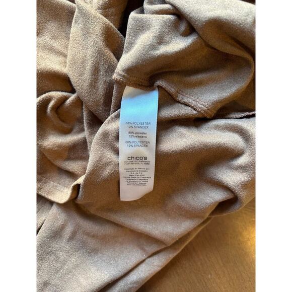 Chicos Woman’s button down shirt size 2 - Picture 5 of 7